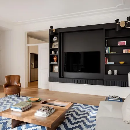 Elegant 3br Lapa ליסבון